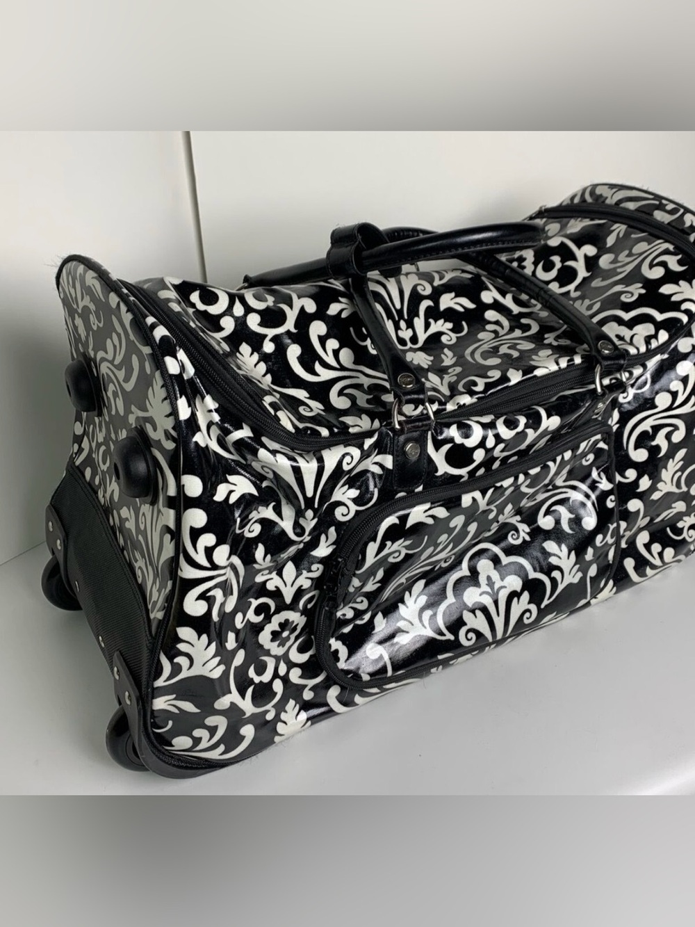 31 Thirty One Black Parisian Pop Rolling Weekender Travel Luggage TSA OK